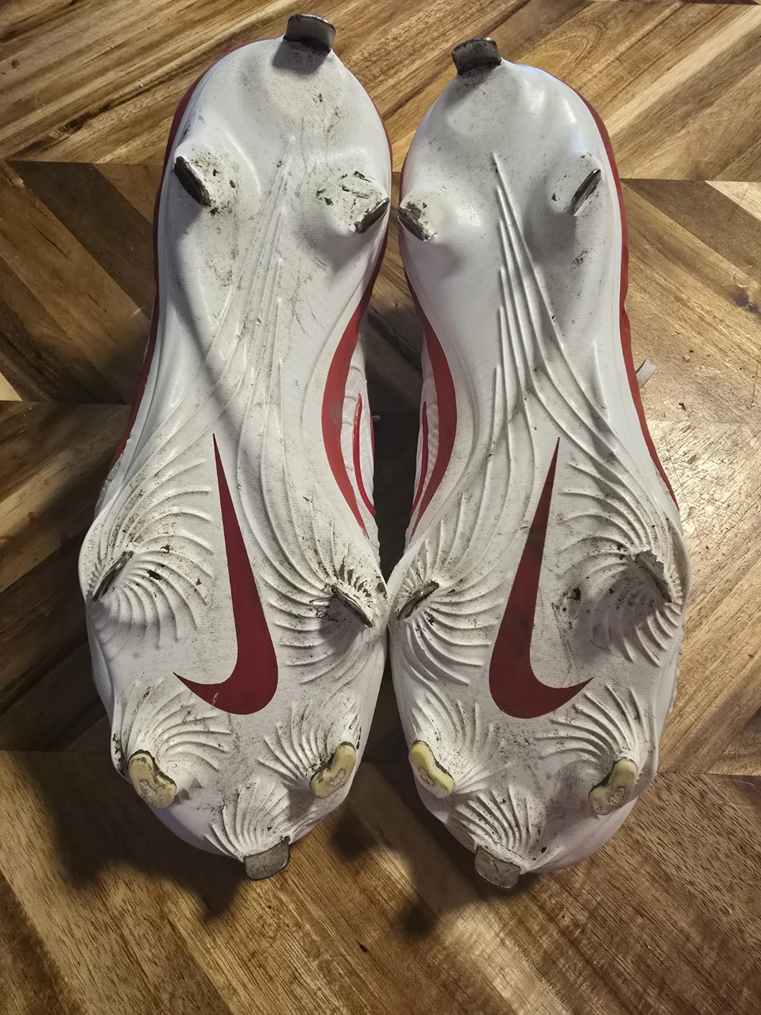 Nike White & Red Football Cleats - photo 3