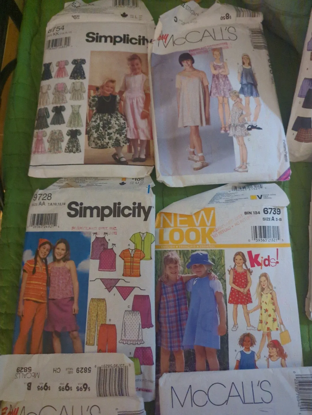 Variety of Sewing Patterns: Simplicity, McCall's, Kwik Sew 🥕 image indicator(2)