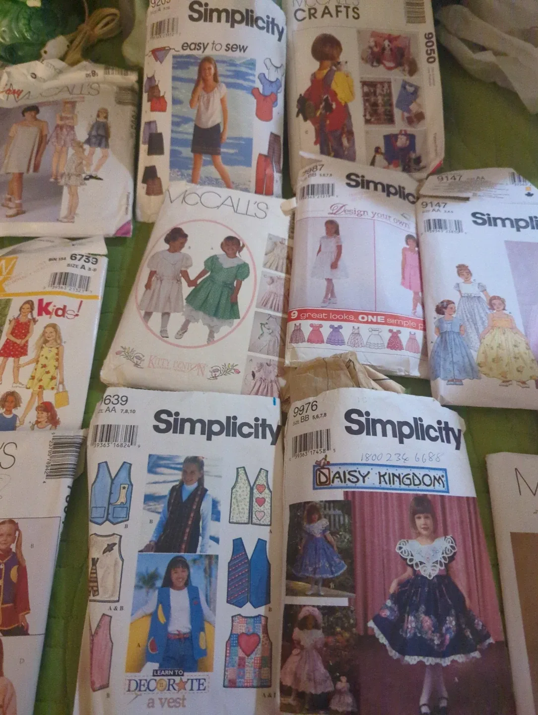Variety of Sewing Patterns: Simplicity, McCall's, Kwik Sew 🥕 image indicator(3)