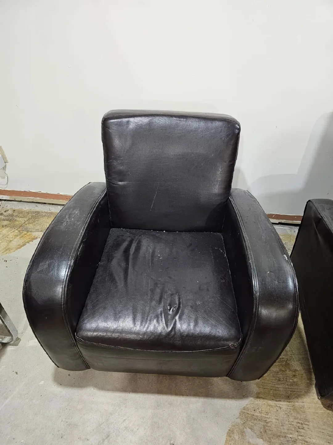 Leather Armchair - Brown image indicator(3)