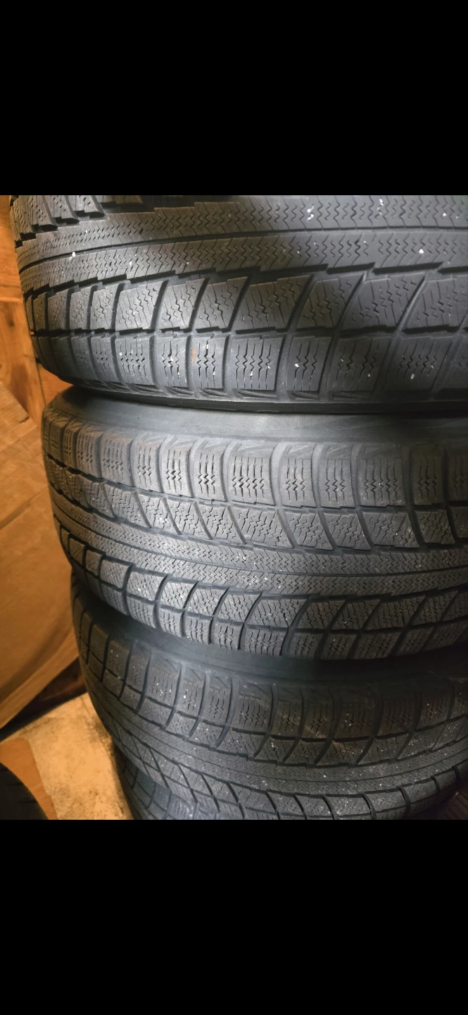 Snow lion 215/65r17 in equinox rims