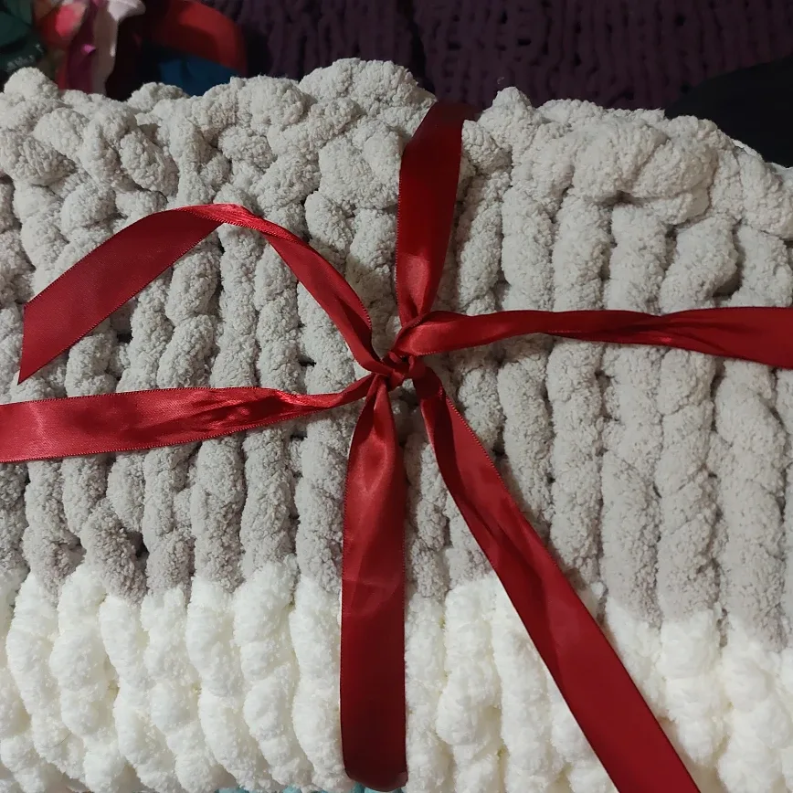 Handmade Chunky Knit Blanket - Grey & White