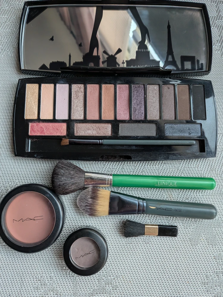 MAC Blush and Eyeshadow & Lancome brushes Lot used