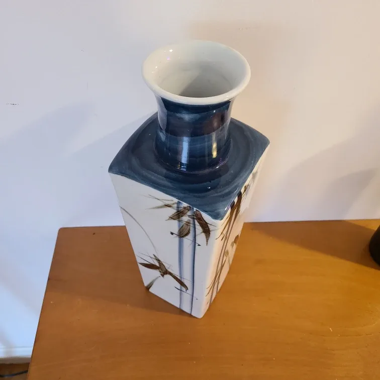 Decorative Blue & White Vase for $5! image indicator(2)