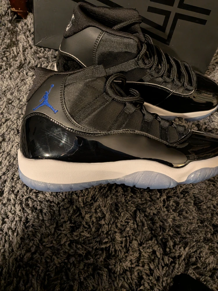 Air Jordan 11 Retro space jams - photo 4