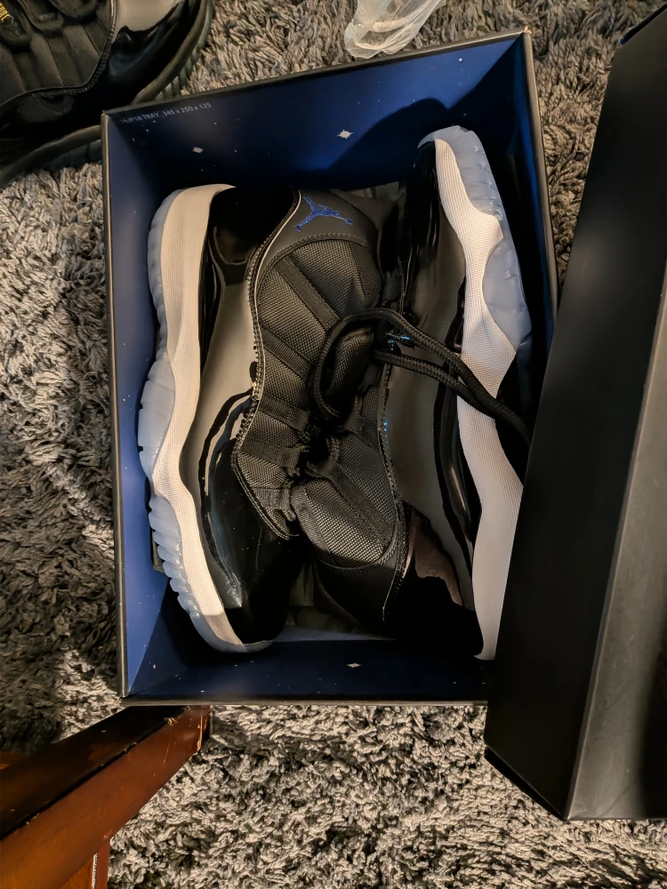 Air Jordan 11 Retro space jams - photo 5