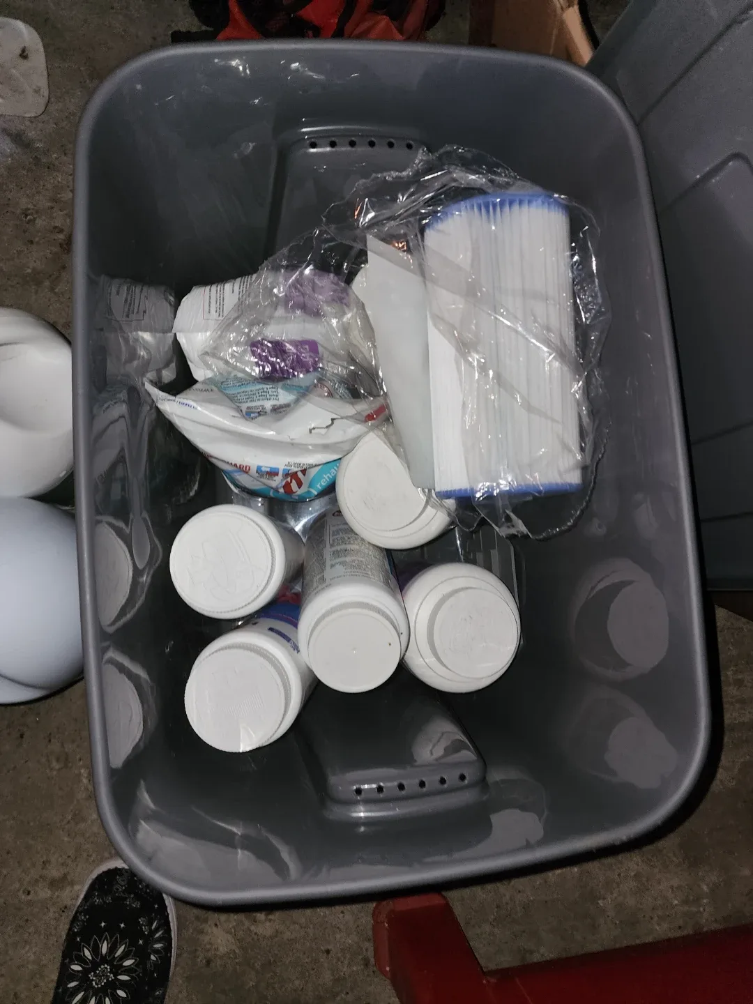 Above Ground Pool & Supplies & basket ball hoop thumbnail