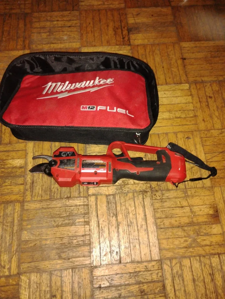 Milwaukee M12 Fuel Tool Set image indicator(3)