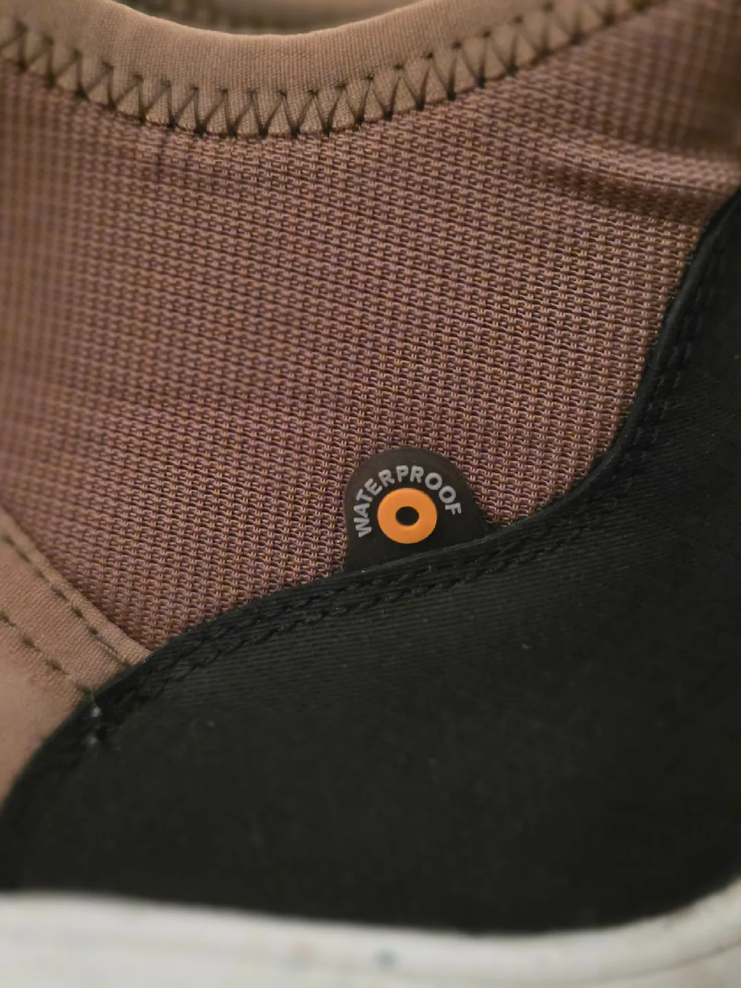 Womans 8.5 Bogs Waterproof Brown Leather Ankle Boots image indicator(2)