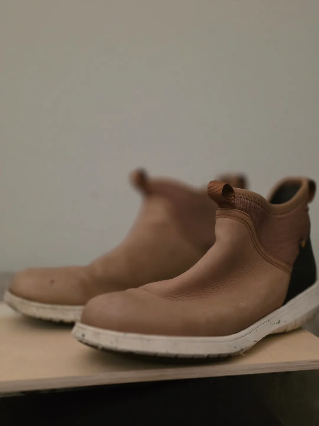 Womans 8.5 Bogs Waterproof Brown Leather Ankle Boots image indicator(3)