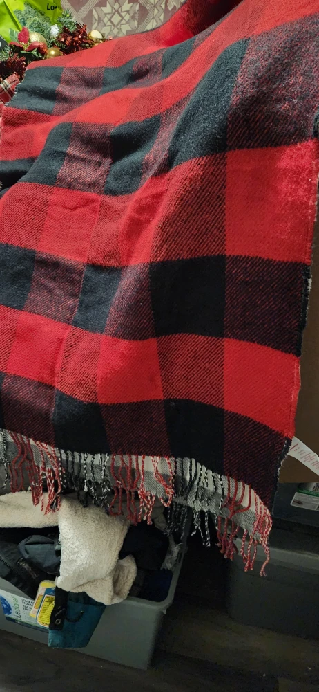 Canadiana Plaid Throw scarf - Red & Black