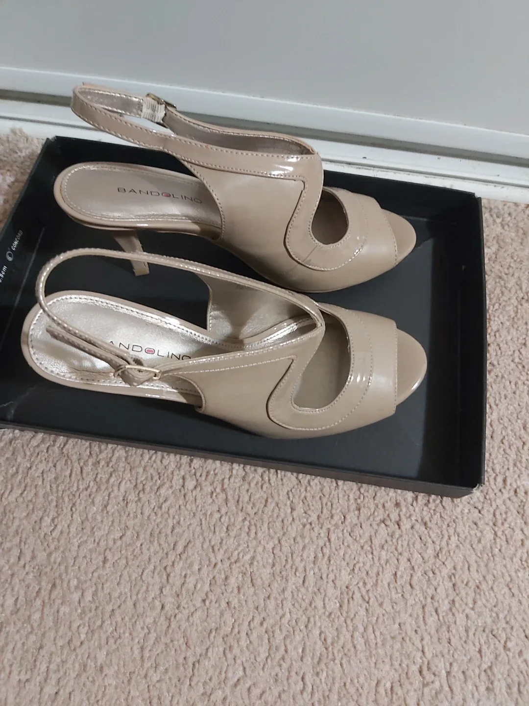 Bandolino Beige Heels - Size 8 image indicator(2)