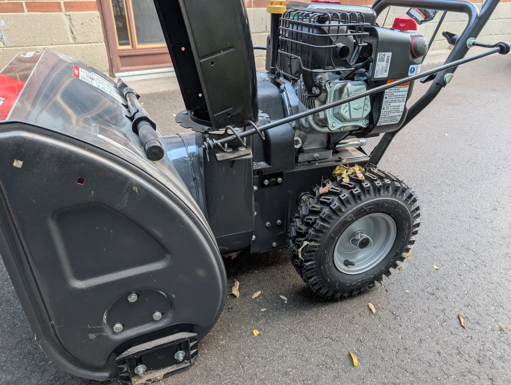 24" Briggs and Stratton gas snow blower - basically new - photo 3