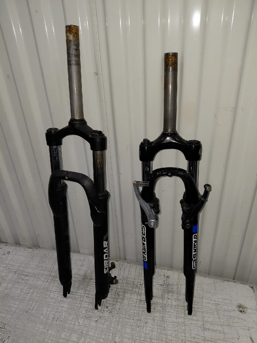 SR Suntour & SIRDAR Bike Forks