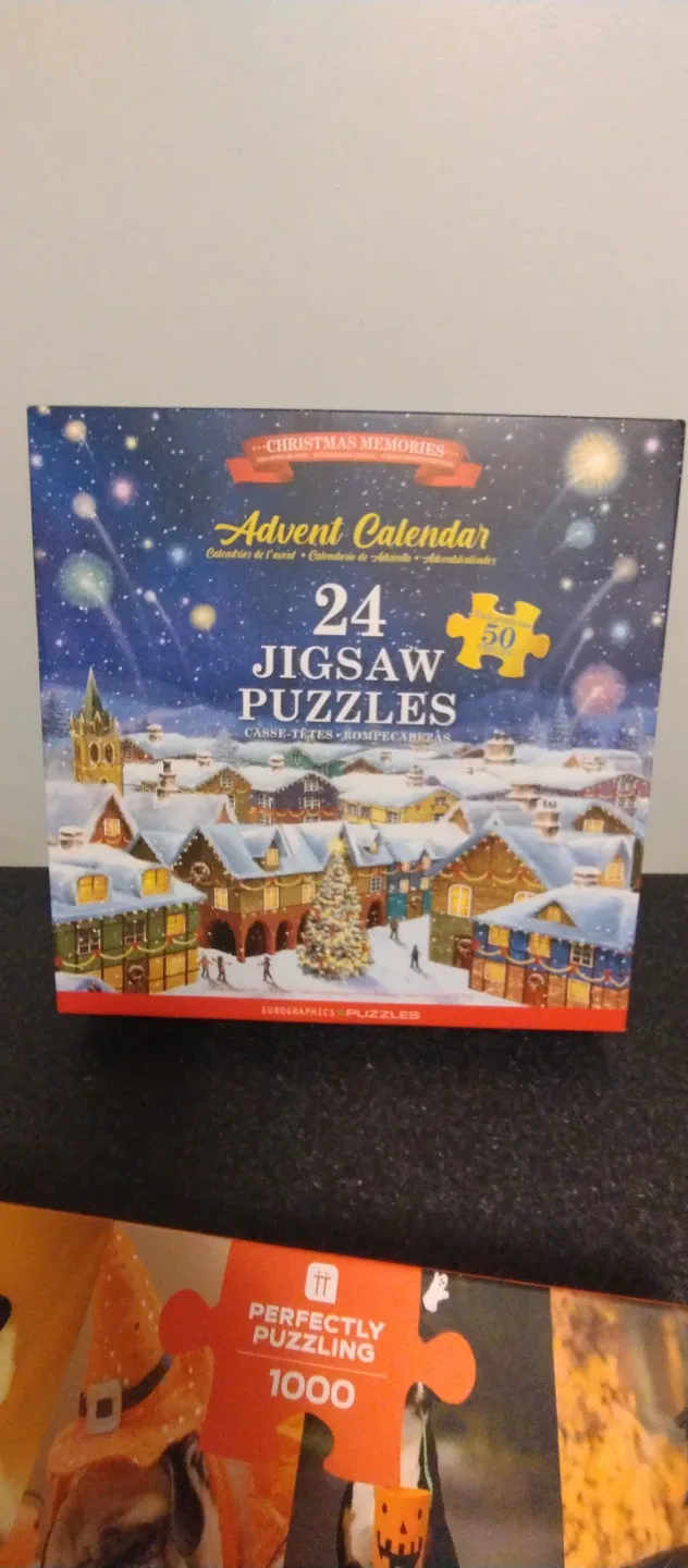 Christmas and Halloween puzzles image indicator(4)