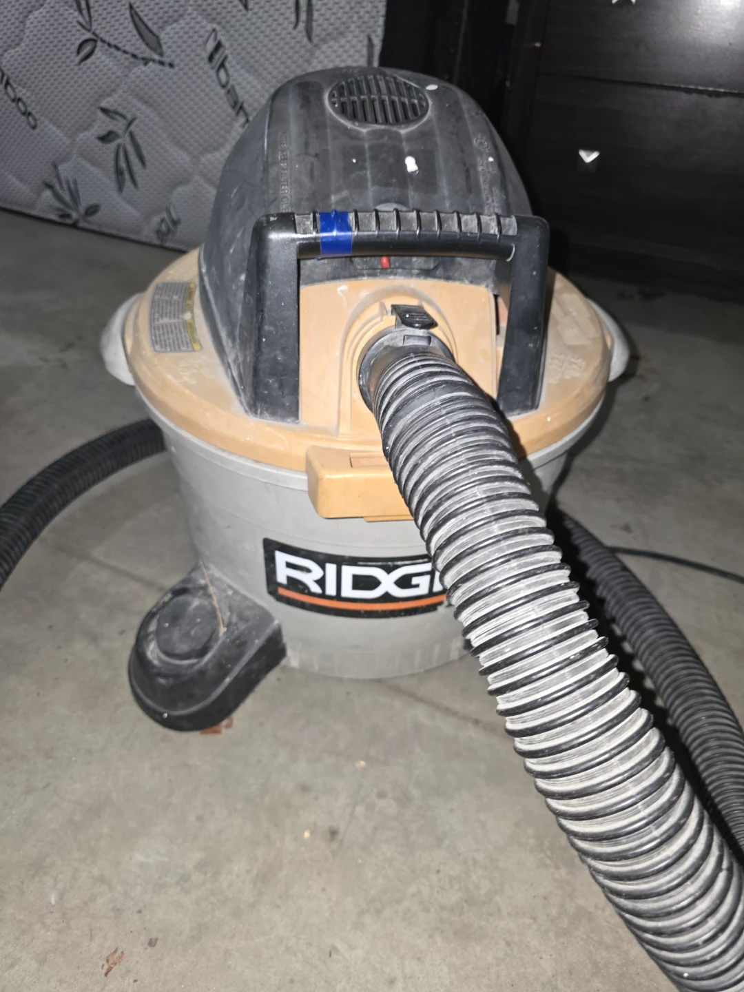 RIDGID Wet/Dry Vacuum with B&D whipper snipper