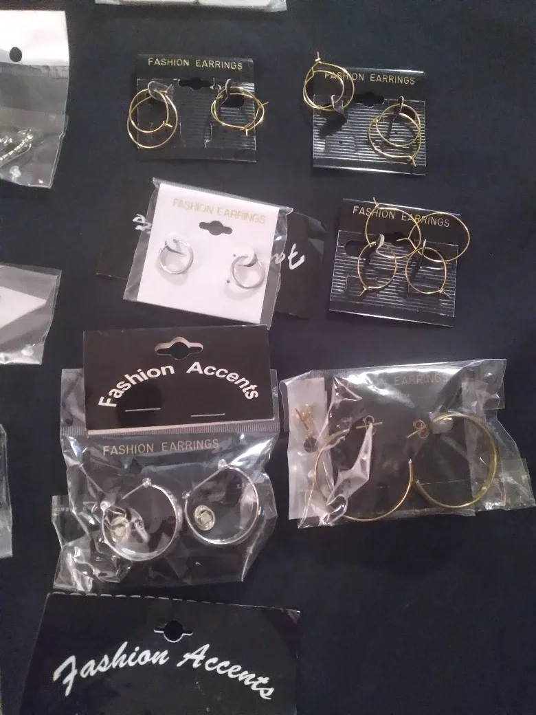 Large collection of new earrings image indicator(4)