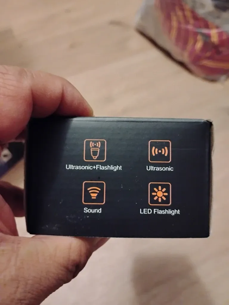 Pure Vitality Ultrasonic Dog Trainer - New in Box! image indicator(3)