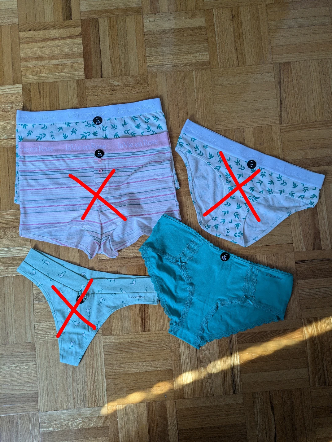2 Brand new La vie en rose underwear (small)