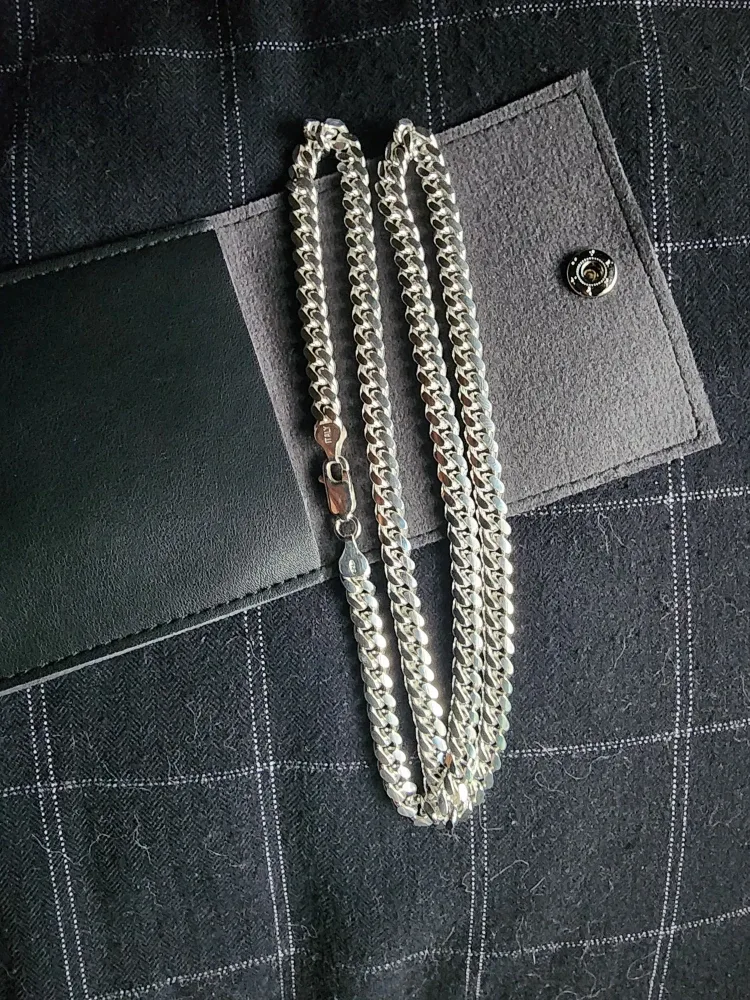 Silver Chains & Bracelet image indicator(6)