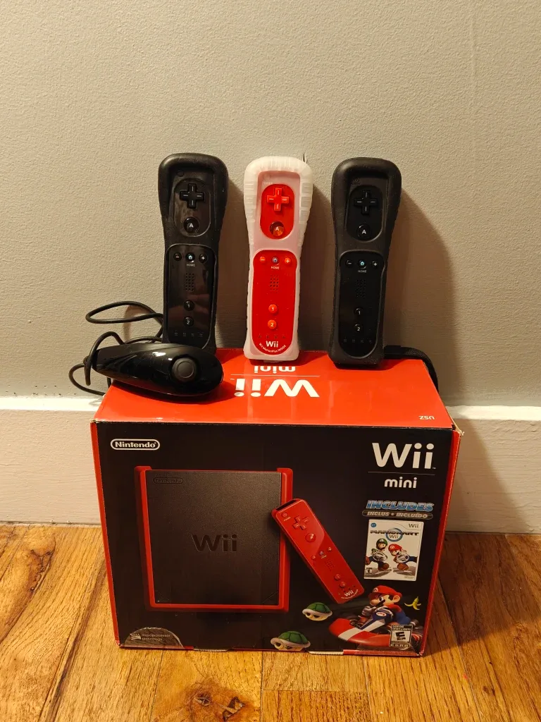 Brand new sealed Wii Mini with Mario Kart image indicator(4)