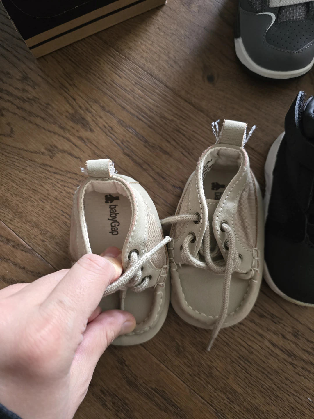 [BRAND NEW] Baby Shoes - Gap, Converse, Jordan - photo 3