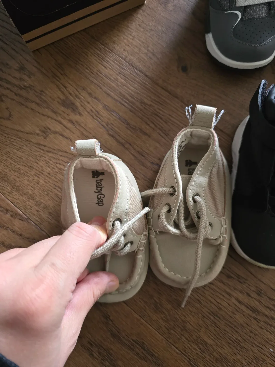 [BRAND NEW] Baby Shoes - Gap, Converse, Jordan image indicator(3)