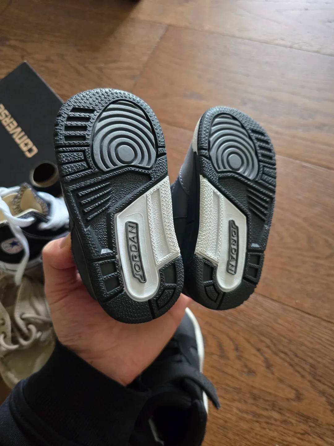 [BRAND NEW] Baby Shoes - Gap, Converse, Jordan image indicator(9)