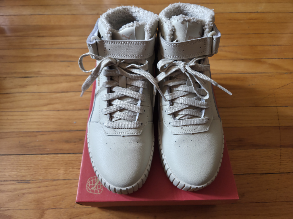 Puma Carina sneakers