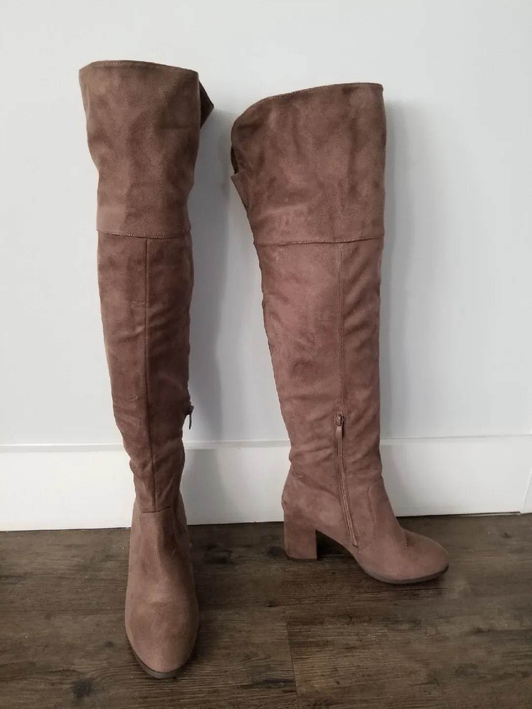 Over the Knee Boots image indicator(3)