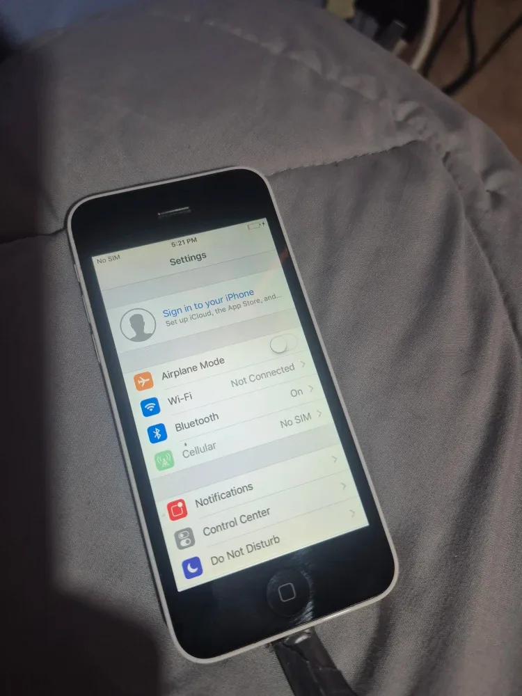 Apple iPhone 5c (white) image indicator(5)