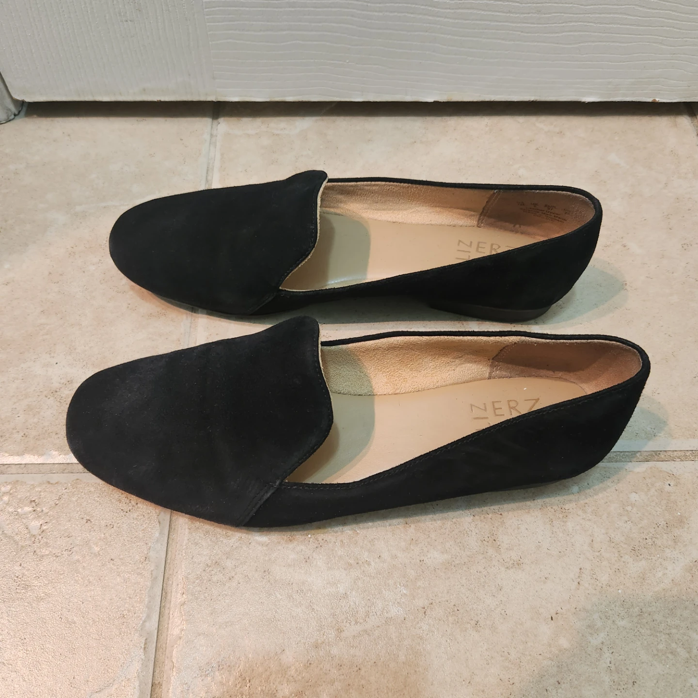 Naturalizer Black Suede Flats - Size 7 - photo 3