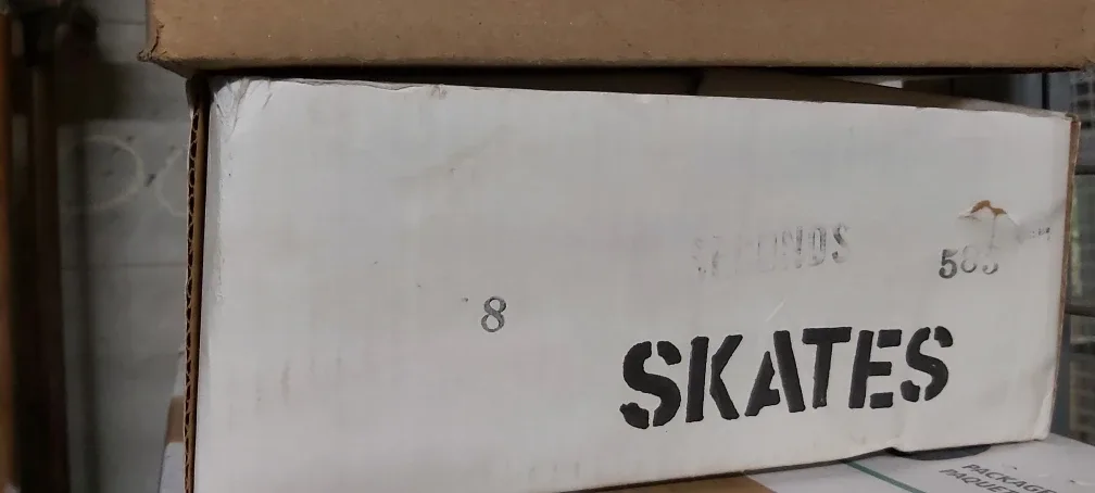 White Figure Skates, Size 8 image indicator(3)