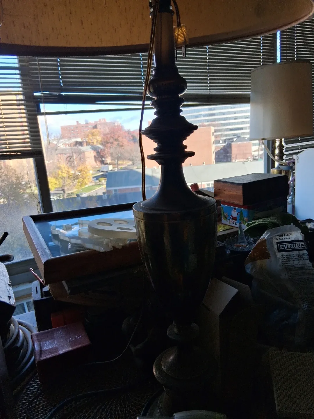 brass lamps image indicator(3)