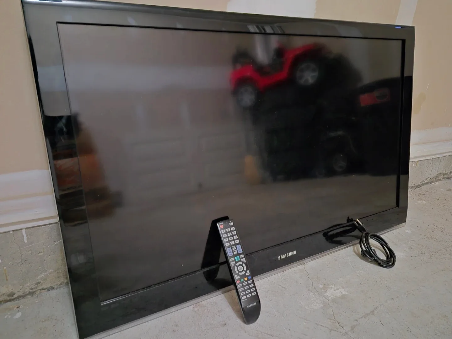 Samsung LN46B530 46-inch LCD TV image indicator(2)