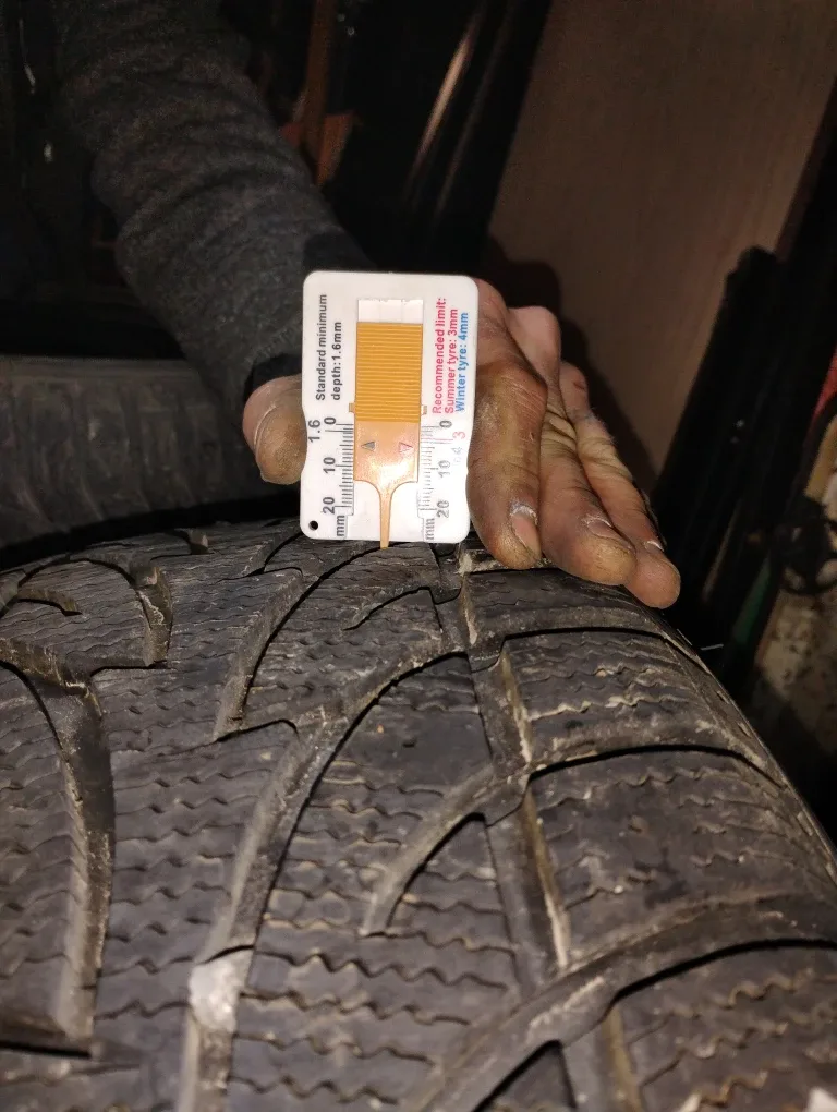 2 Sailun Ice Blazer Wsl2 215/55R18 Tires image indicator(2)