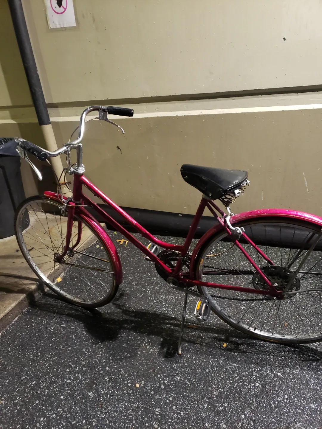 Vintage Suburban Bicycle - Red image indicator(9)