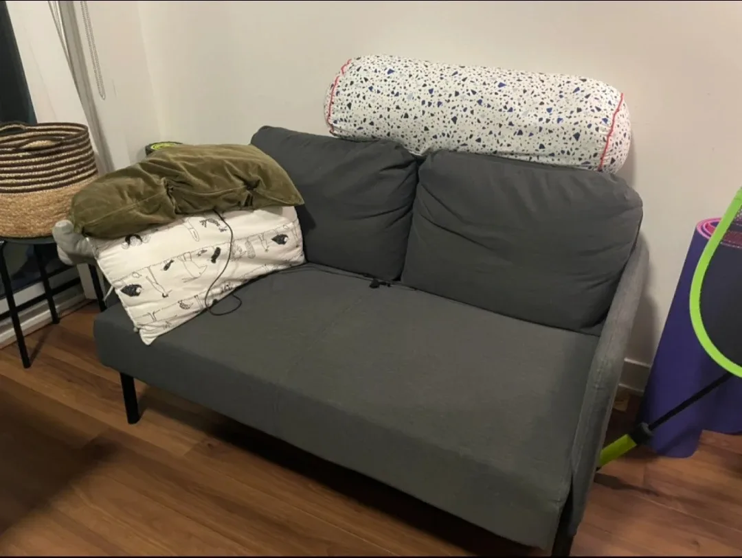 IKEA Glostad Loveseat - Knisa Dark Gray image indicator(2)
