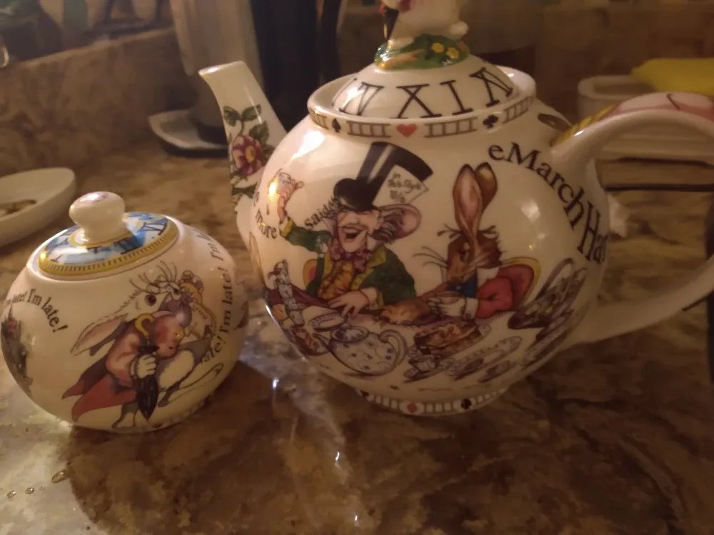 Cardew Design Alice in Wonderland Teapot image indicator(6)
