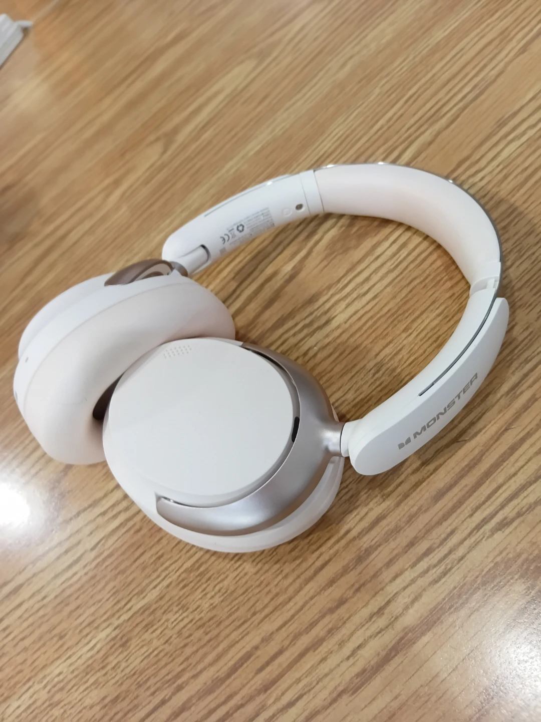 Monster Wireless Bluetooth Headphones - White - photo 2