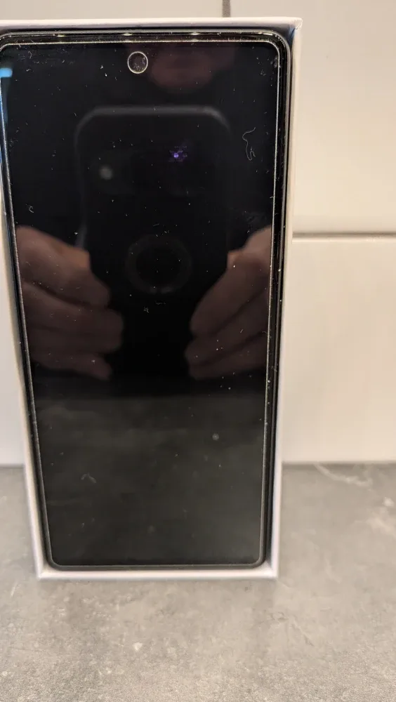 Cell Phone Pixel 7 image indicator(3)
