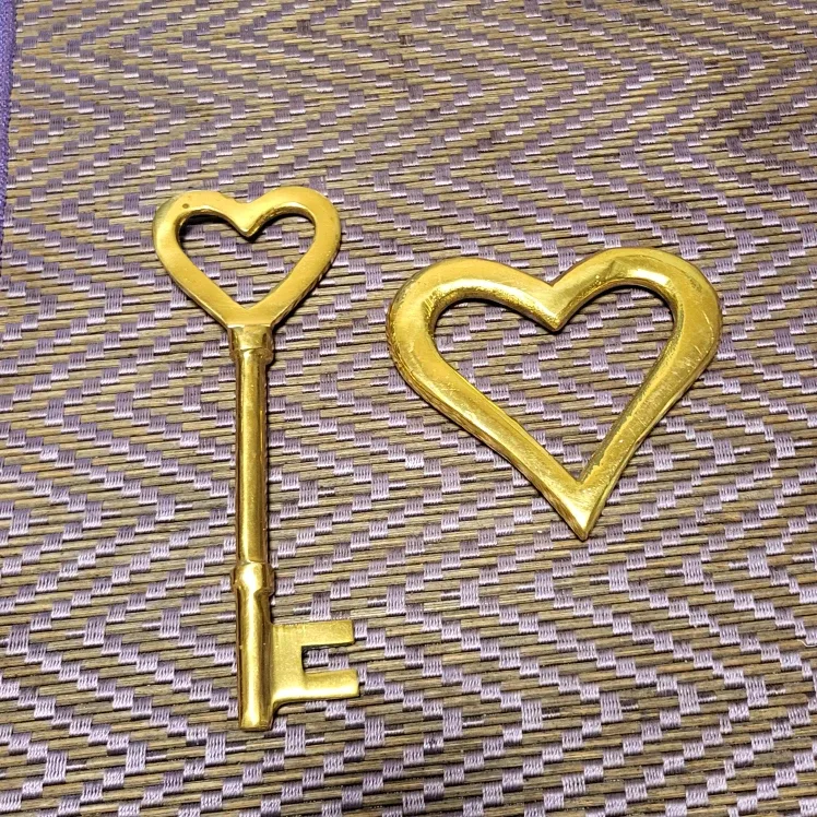 Decorative Gold Heart Key & Ornament