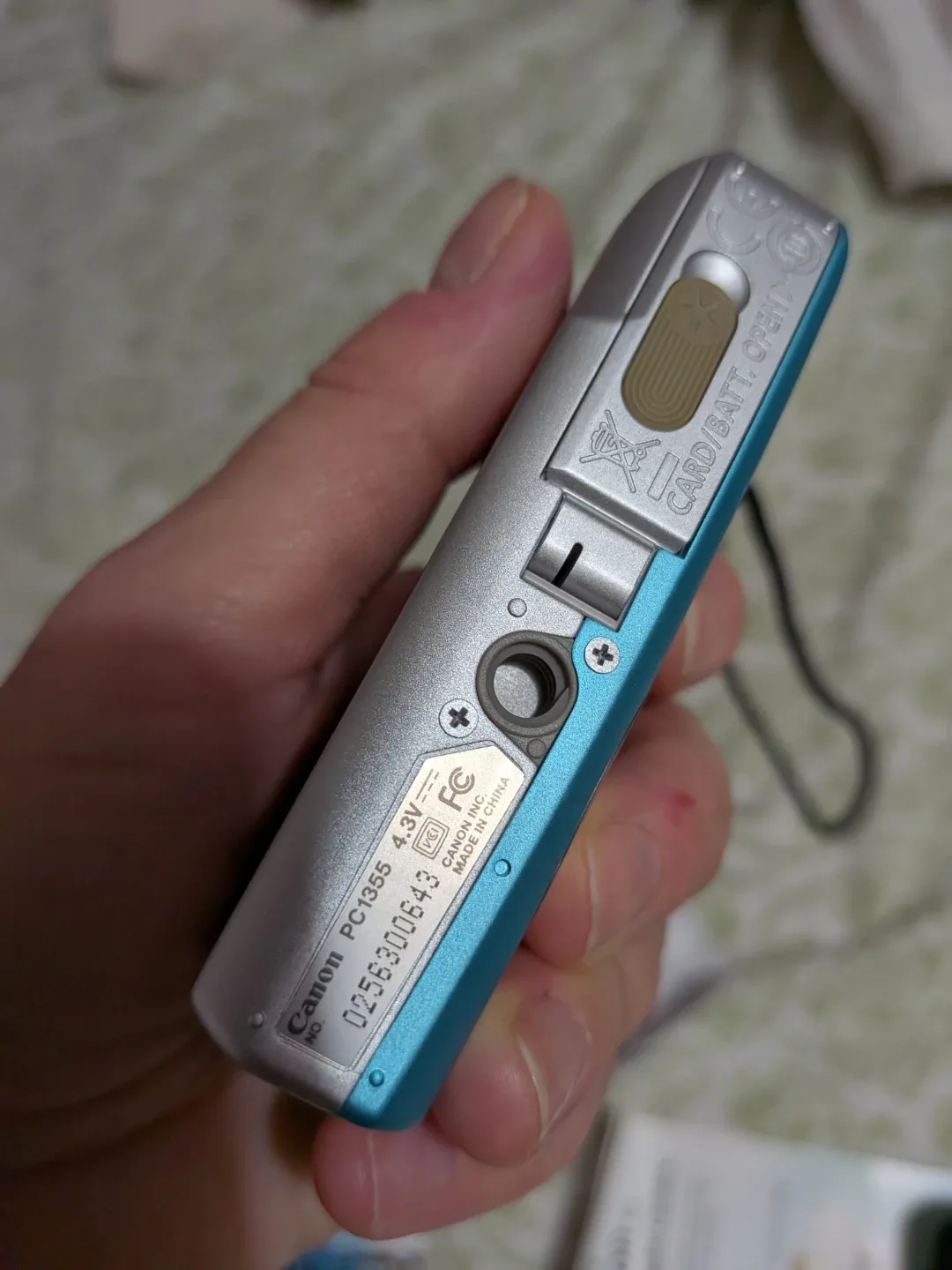 Canon PowerShot SD1200 IS Digital Camera - Blue image indicator(4)