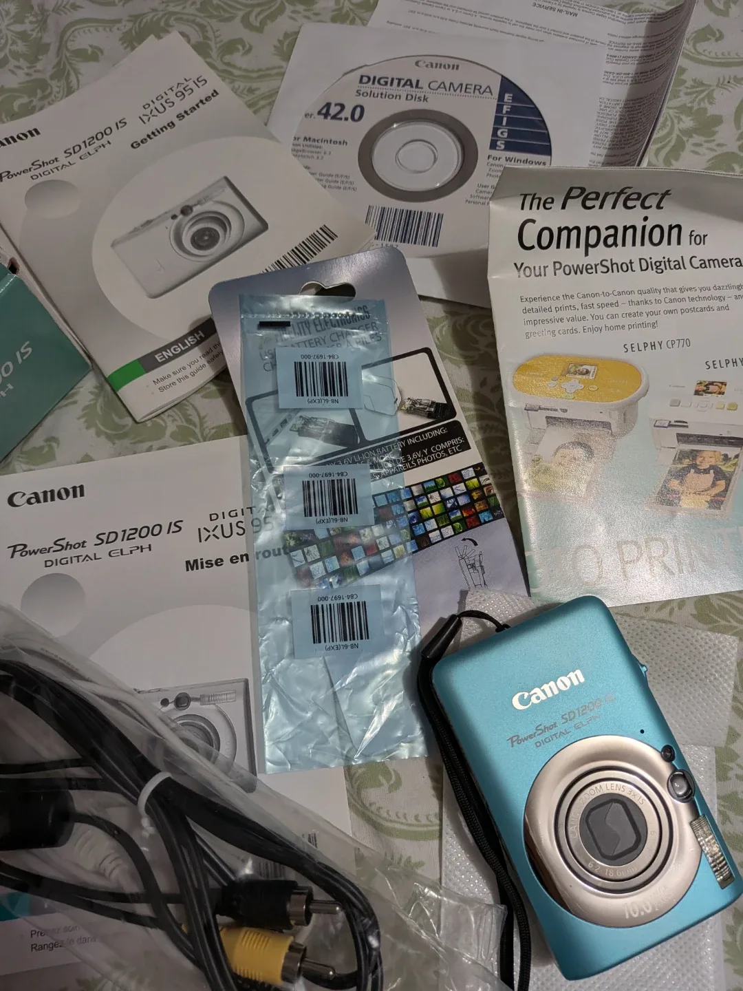 Canon PowerShot SD1200 IS Digital Camera - Blue image indicator(5)