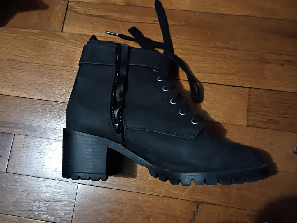 Black Primark Boots 7-7.5 image indicator(2)