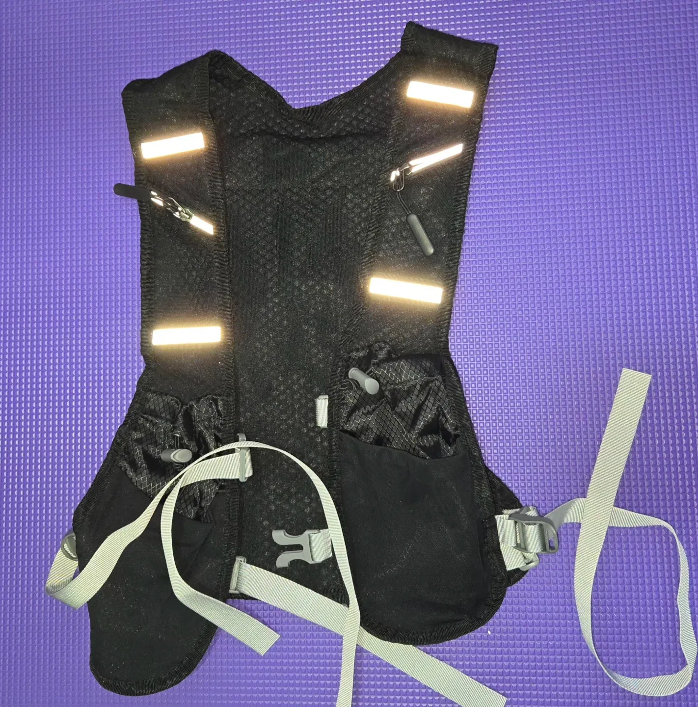 Black Running Hydration Vest - Lightweight image indicator(5)