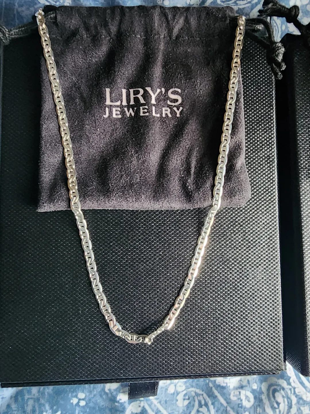 Silver Chains & Pendant image indicator(2)