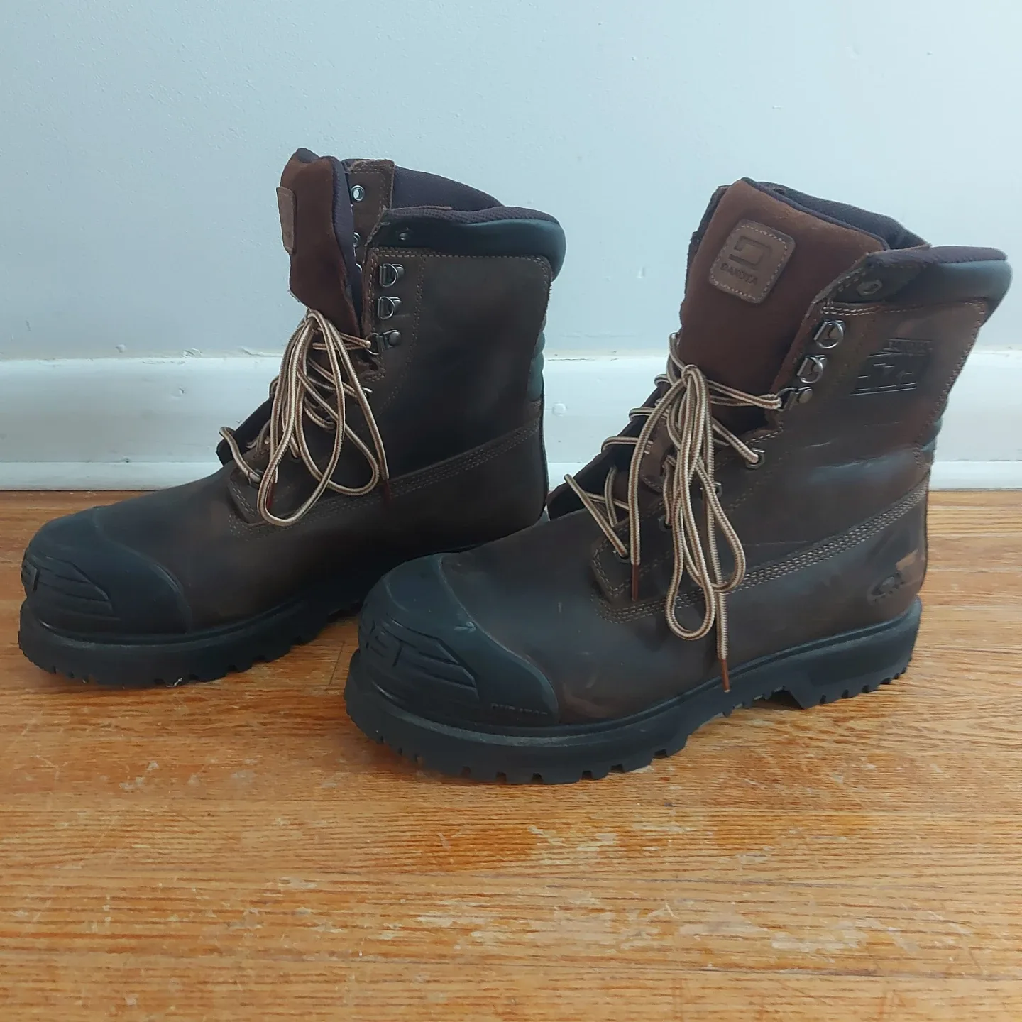 Like NEW - Dakota 529 T-Max Insulated Work Boots - Size 12 image indicator(2)