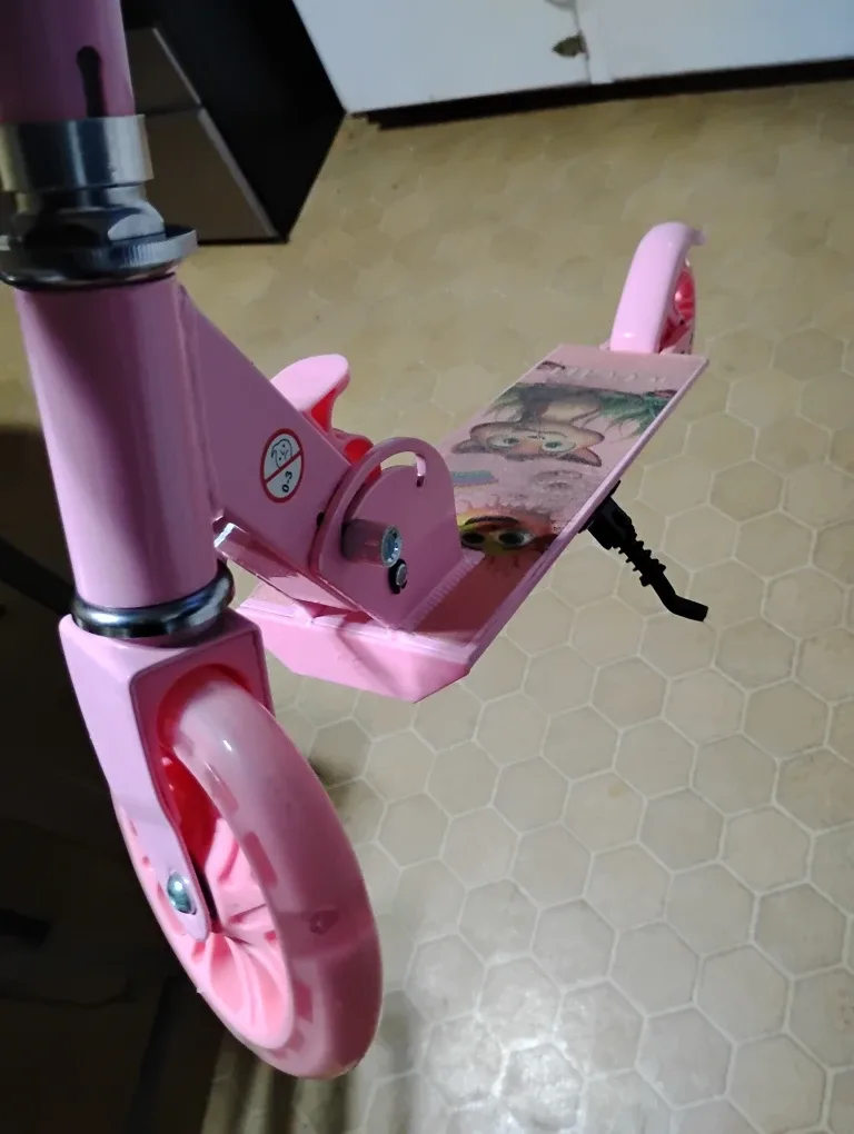 Pink Kids Scooter image indicator(4)