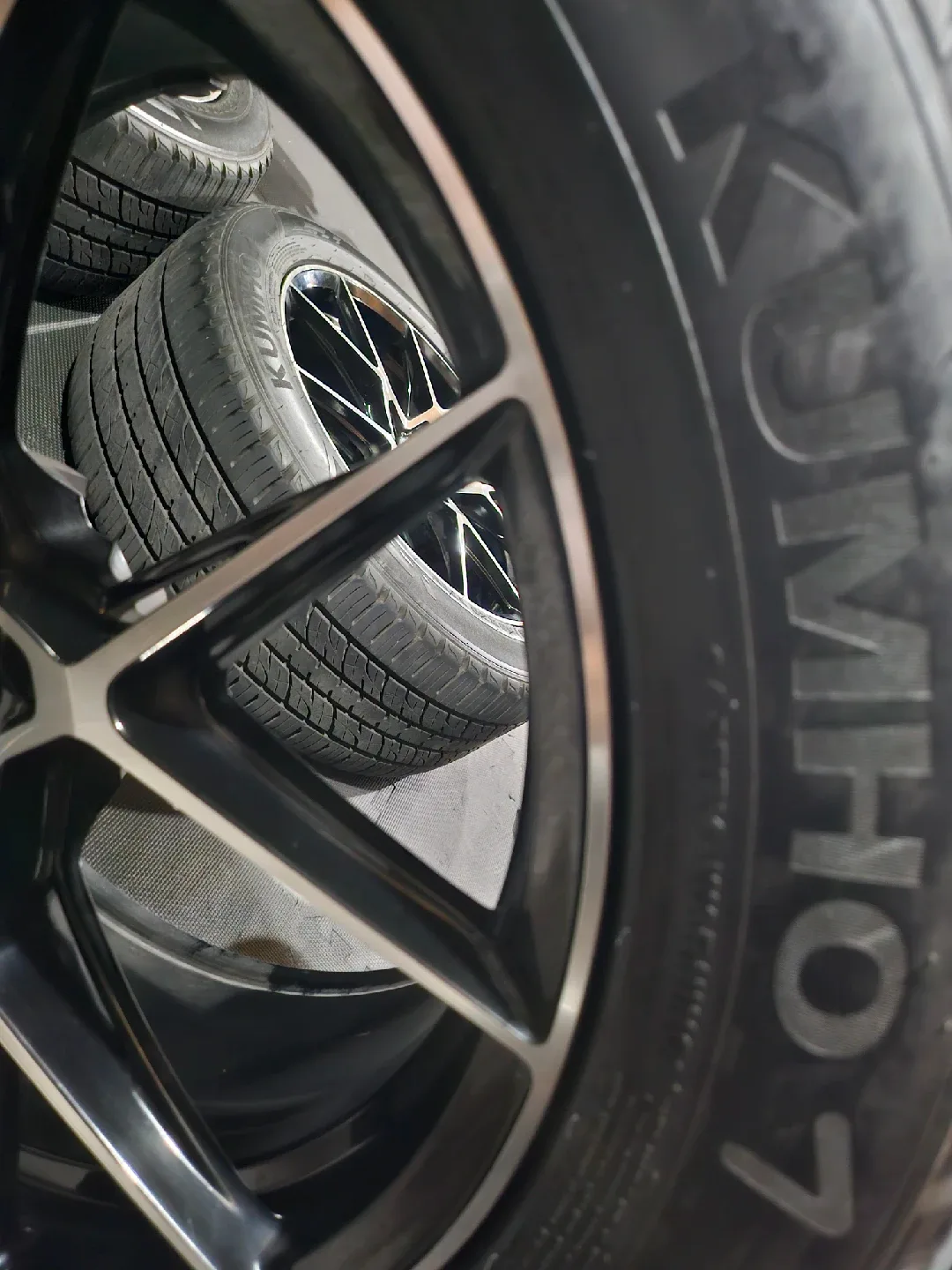 Set of Kumho Tires on RTX Rims image indicator(3)